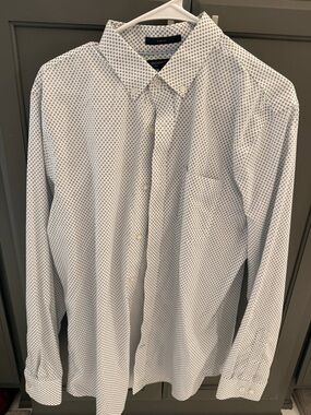 Banana Republic Men’s Size Large Slim Fit Non-Iron 100% Cotton